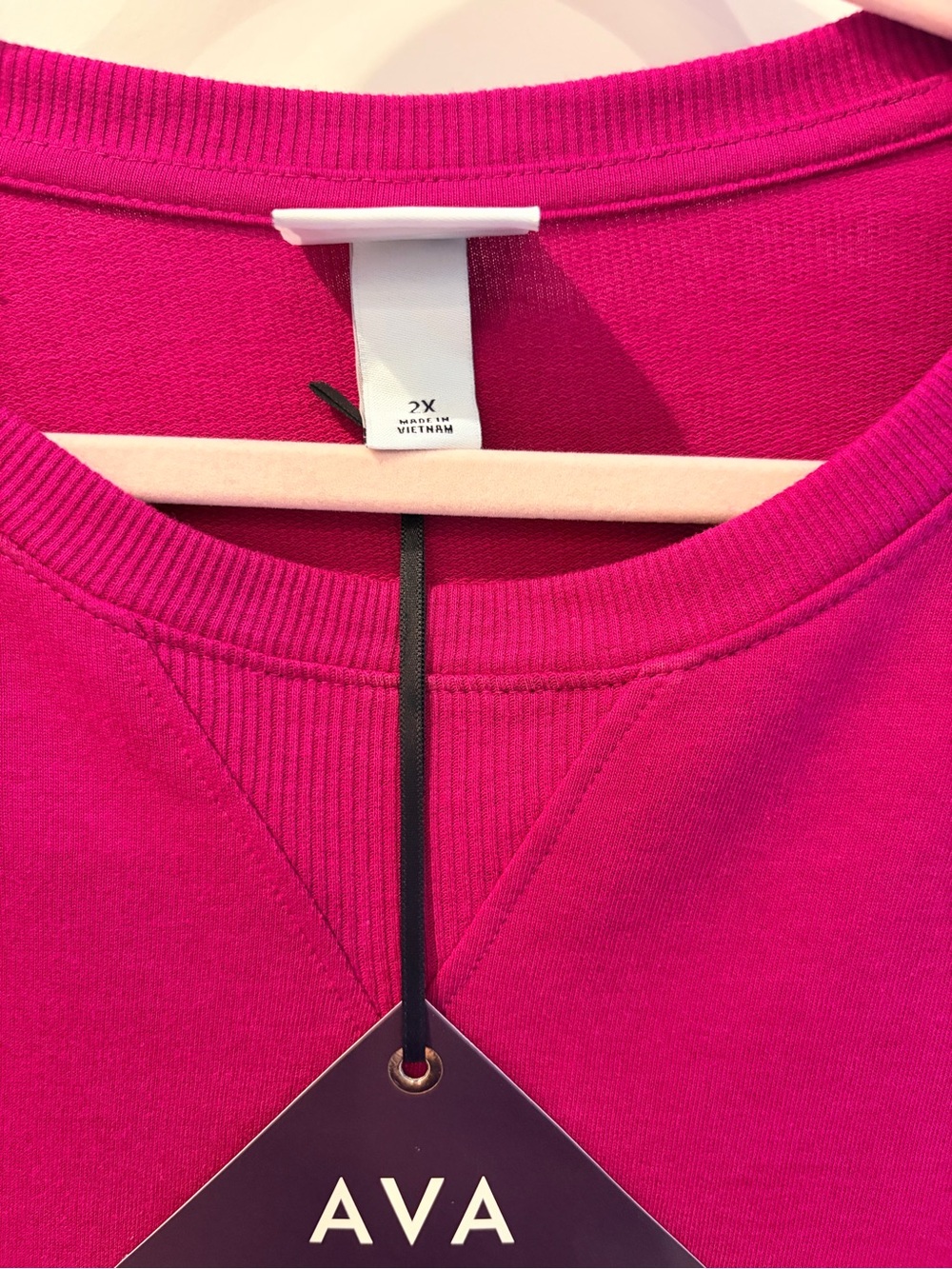 NWT Ava & Viv Women's Fuchsia Puff Sleeve Top - Picture 2 of 3